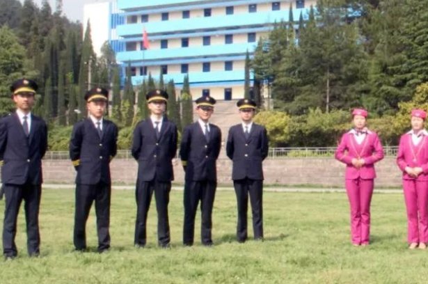 贵州高铁学校学费