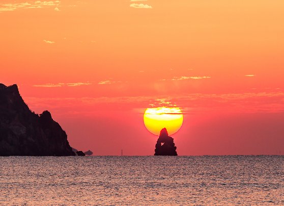 彩霞满天是什么意思