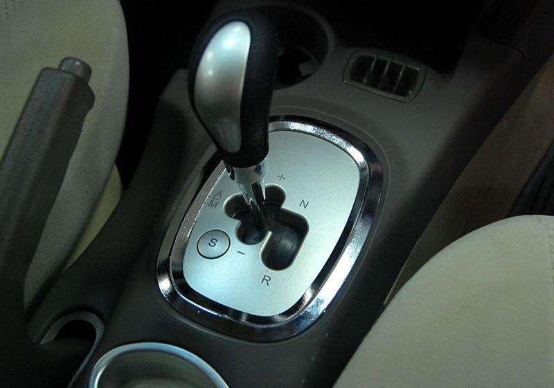 汽车AT和MT是什么意思