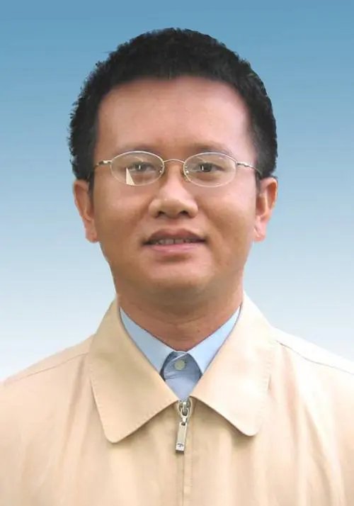 深圳大学暂停胡明伟研究生导师工作，暂停的原因是什么？