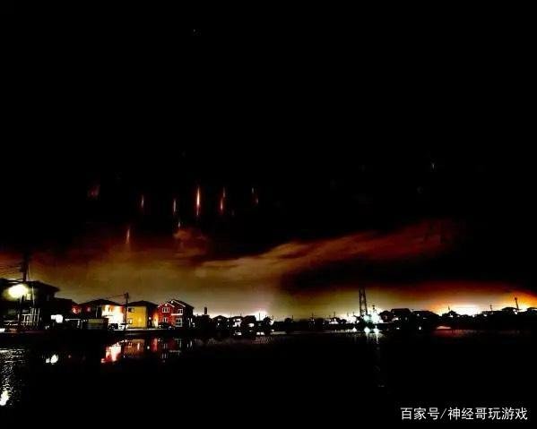 神秘光柱出现在日本上空，这到底是什么东西？