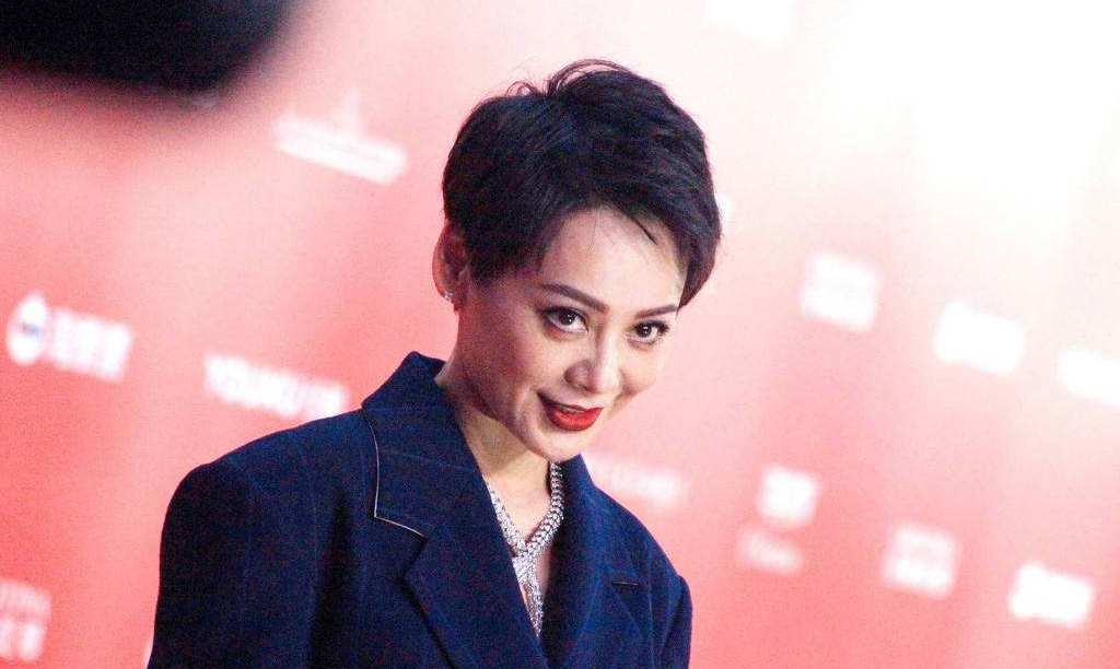 宁静造型撞脸小黄人，她本人对此是如何回应的？