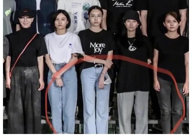 西安女生毕设用中年女性身材照反身材焦虑,你如何评价女生这个创意?