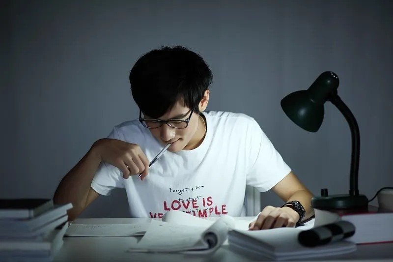高考分数线为何两极分