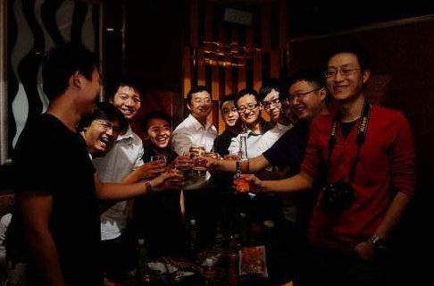 老公一有空总去外面玩，我该怎么办呀？