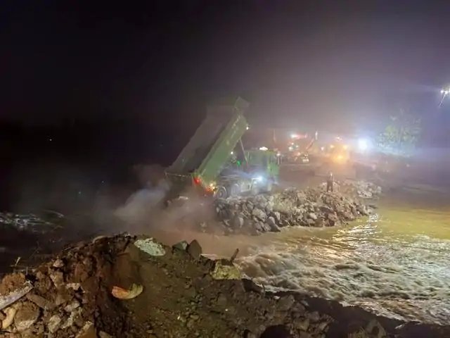 河南投车堵决口卡车即将被挖出,车辆配件是否可以利用?