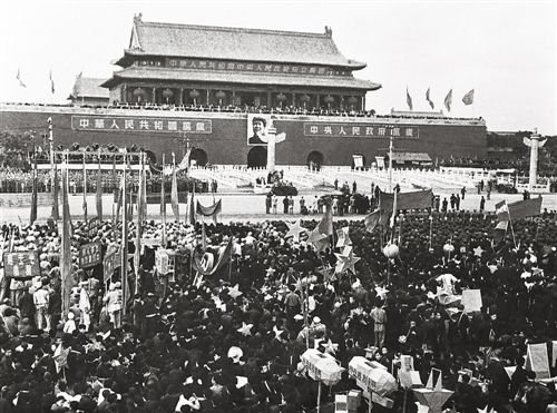我国是哪一年建国的?