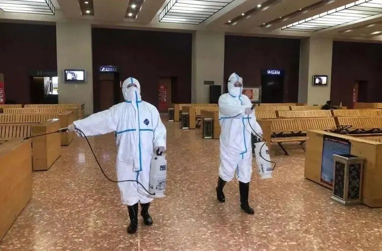 违反防疫规定，女子未做核酸超4天并拒扫场所码被拘，带来了哪些警示？