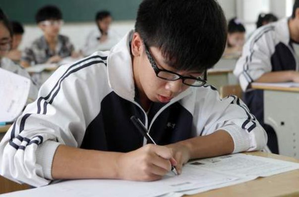 广西高考用什么卷