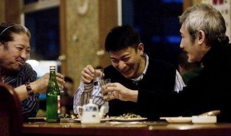 河北男子去女方家被未来岳父灌倒3次,有一个爱喝酒的老丈人是什么体验?