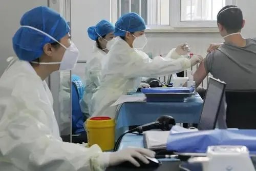 江苏盐城3人隐瞒行程未隔离被行拘,隐瞒行程是否涉嫌违法?