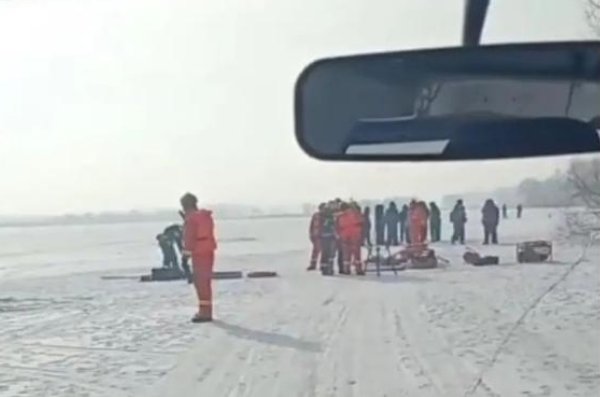 吉林一车辆压破冰层坠入了水库,是否有造成人员伤亡?