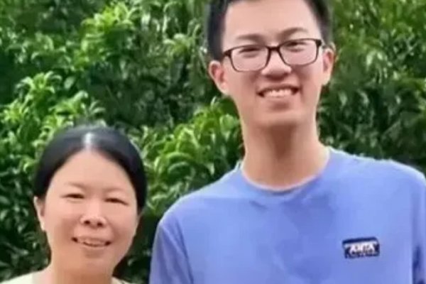 2023年全国高考第一名是谁