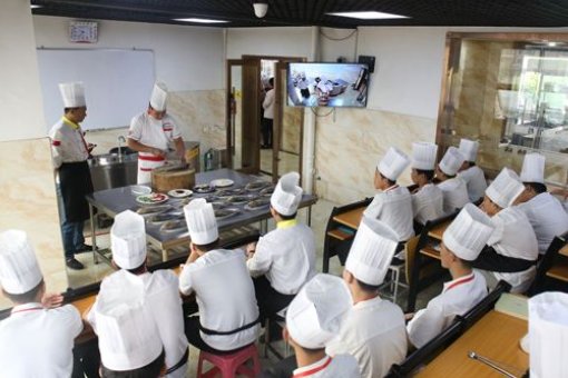学厨师一年需要多少学费