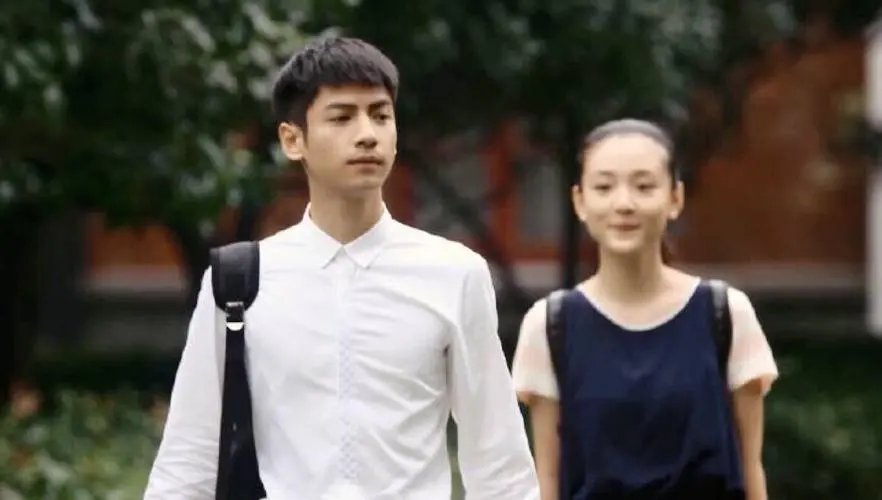 男生摸女孩子脸的这个行为,是不是不太好呢?