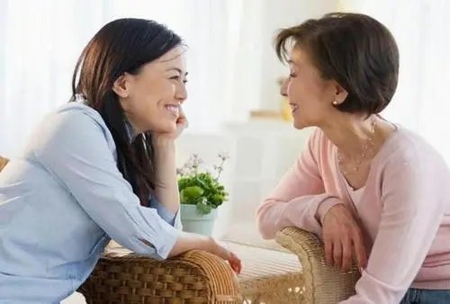 在结婚择偶上，女生是否应该听取父母的意见与建议呢？