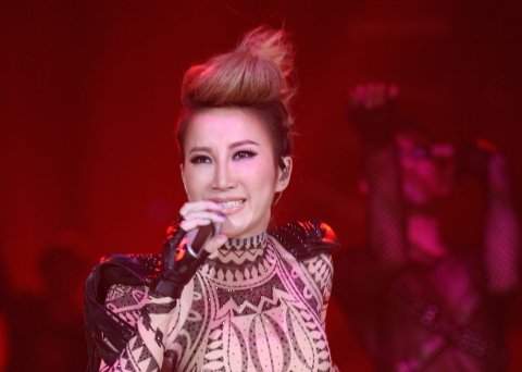 《中国好声音》收官之夜,李荣浩沉默不语,李玟删除所有相关动态,咋回事?