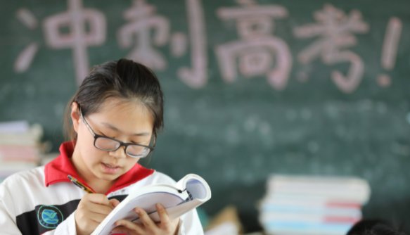2020年湖南高考录取分数线一本二本