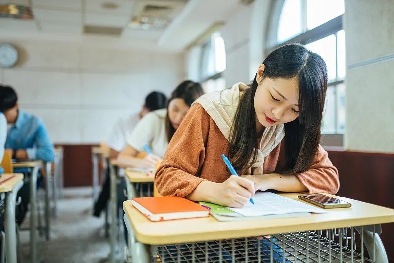 高考分数线为何两极分
