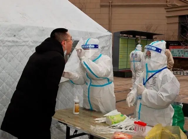 违反防疫规定，女子未做核酸超4天并拒扫场所码被拘，带来了哪些警示？