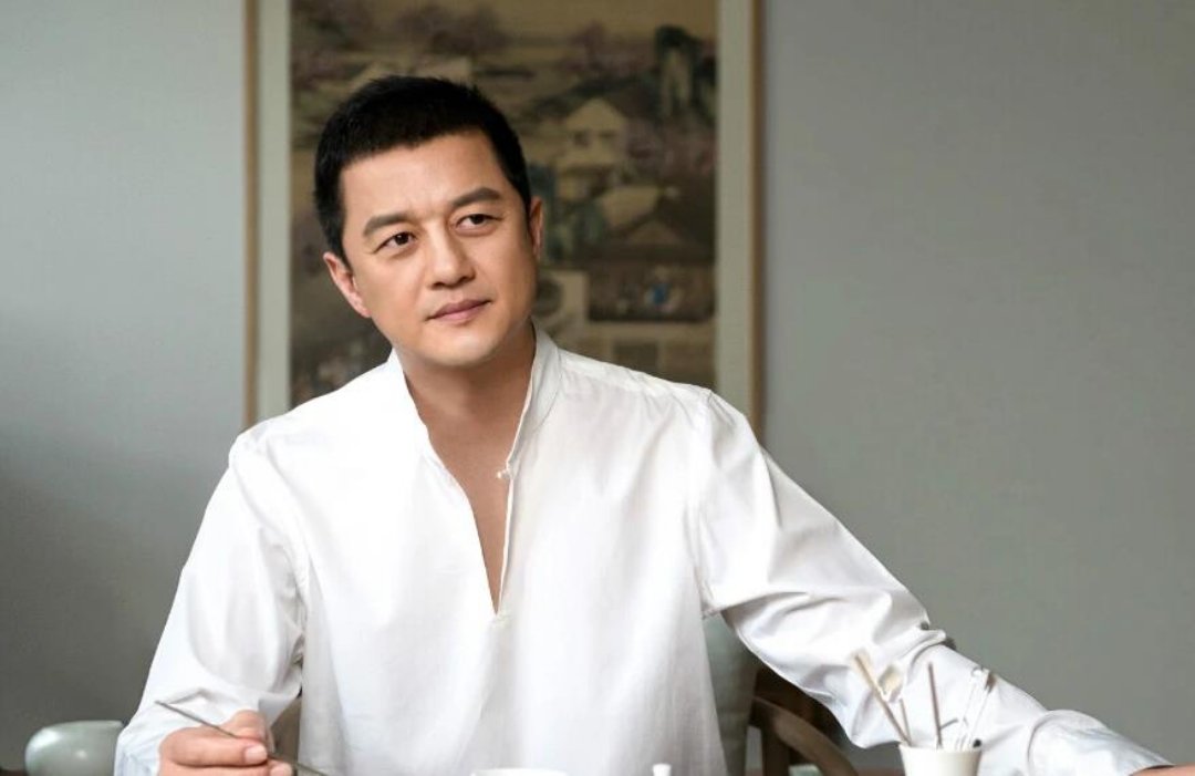 请问李亚鹏死了吗？