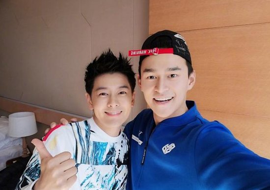 孙杨与林志颖合影效果如何？