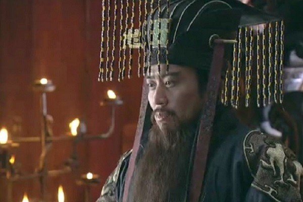 秦始皇真的因为宠妃而爱屋及乌颇爱胡骇吗?