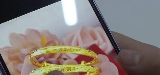 河南女子用地摊货换走闺蜜孩子金手镯，骗小孩子有成就感吗？