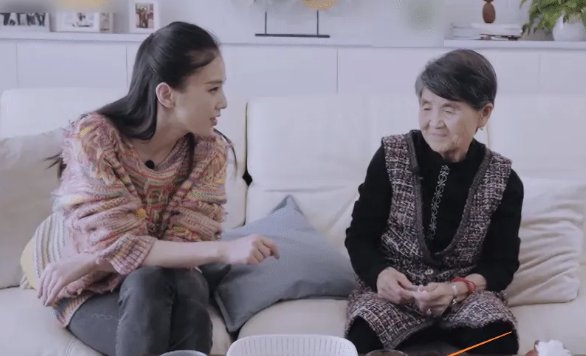 杨子说集团第一笔资金是他妈妈做衣服赚来的，他的妈妈一生有多传奇？