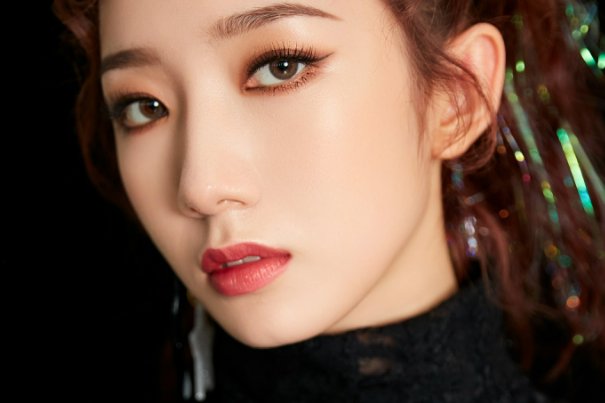 孟美岐新歌上线,胡彦斌兑现承诺帮她写歌,他们之间有何交集?