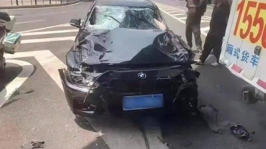 大连劳动公园车祸致4死3伤，此次事故究竟该谁负责？