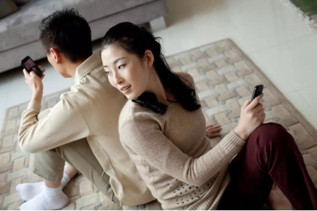 离婚后女儿和自己关系疏远了怎么办?
