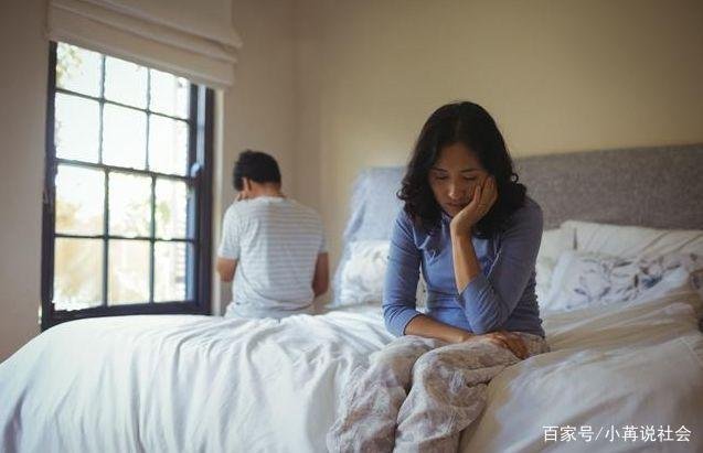 老公让我给瘫痪的婆婆洗澡,我拒绝后,老公就和我冷战,我错了吗?