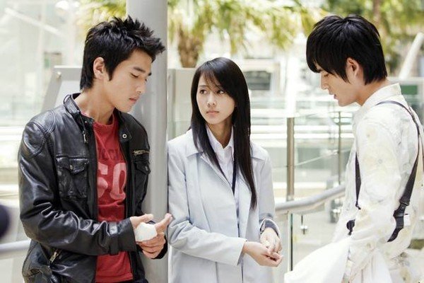 你知道电视剧《痞子英雄》的幕后主使是谁吗?