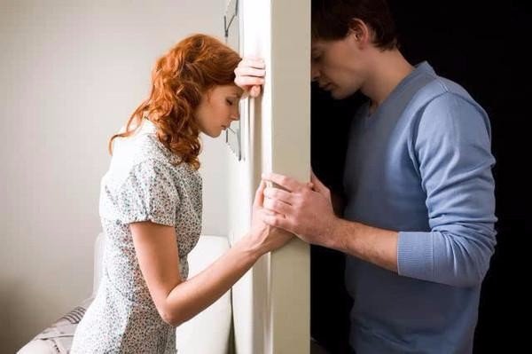 为管老公家中安考勤机,你觉得夫妻间要如何相处?
