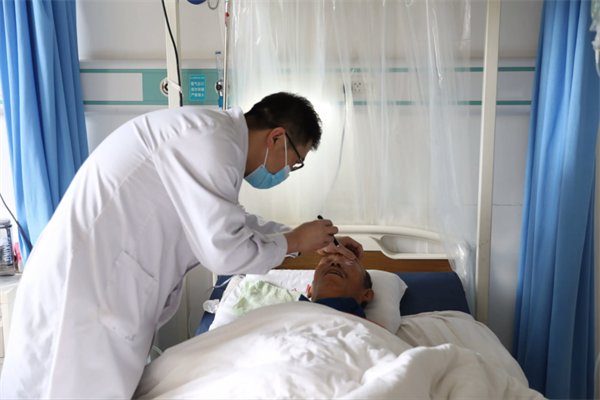 34岁独子住在湘雅二院一个月花费54万元病亡，为何一定要坚守医疗底线？