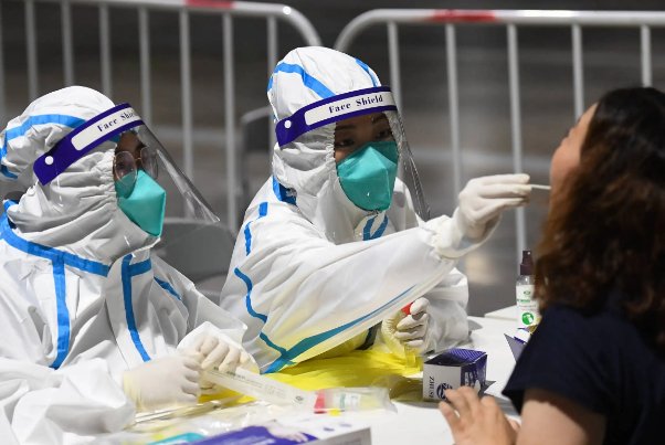 核酸检测员火了,日薪上千为何还是依然“一人难求”?