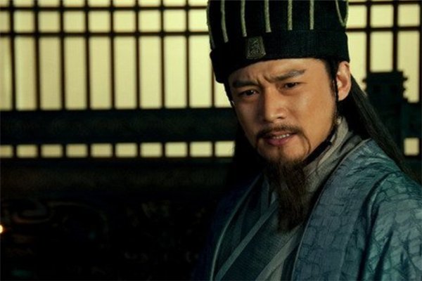 刘伯温找到诸葛亮的墓，被墓上什么字吓得直接磕头？