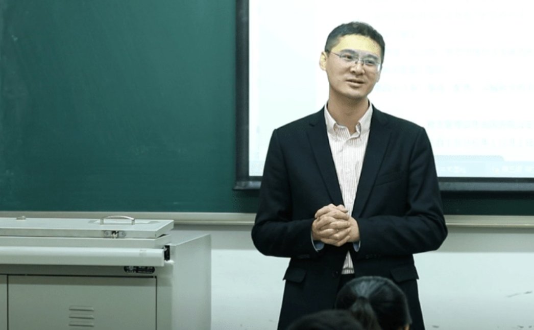 罗翔为什么叫法外狂徒张三？