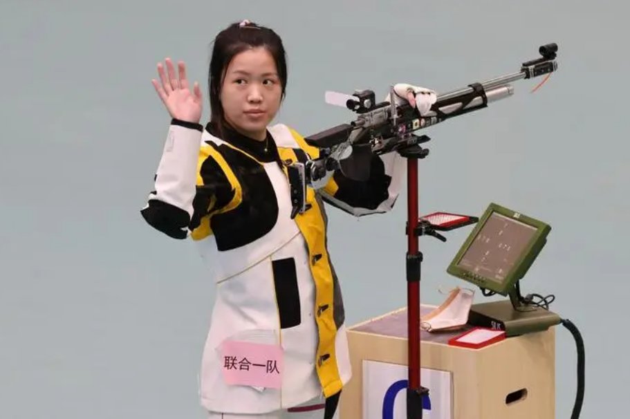 杨倩夺冠后成大型追星现场，你如何看待这一现象？