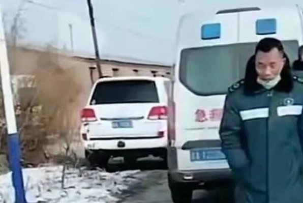 吉林一车辆压破冰层坠入了水库,是否有造成人员伤亡?