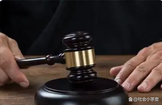 男子怀疑自己因嫖娼患癌 ，杀带自己嫖娼的工友1家4口 ，法院咋判的？