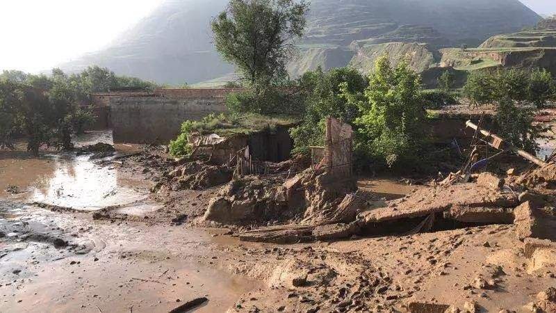 暴雨夜袭四川冕宁一家5口遇难,洪灾应该如何避免?