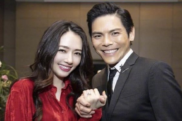 郭碧婷称向佐在家是严父，家庭中父亲充当怎样的角色有利于孩子的成长？