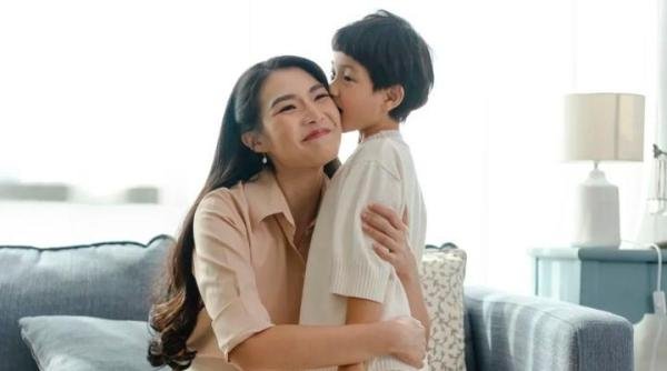 “儿子觉得自己家在班里最平凡”孩子的三观,父母的教养很重要