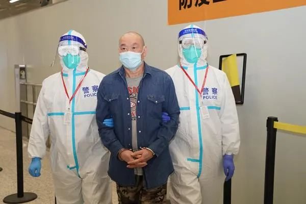 南昌一男子盗窃手机转账被抓后吐槽失主，被抓后他为何还不悔改？