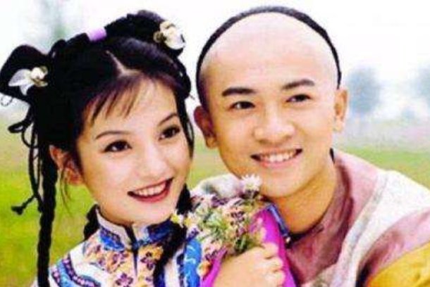 新还珠格格和老版的结局各是什么？有什么不一样？