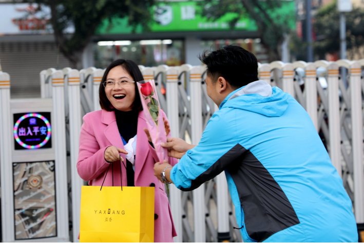 祝老师女神节快乐祝福语简短