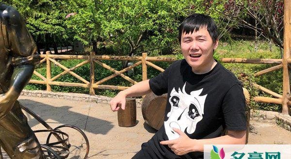 解放大官人个人资料最新消息 网红解放大官人在哪里播真名叫什么怎么火的