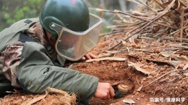 地雷是什么时候发明的,地球上还有多少地雷没被拆?